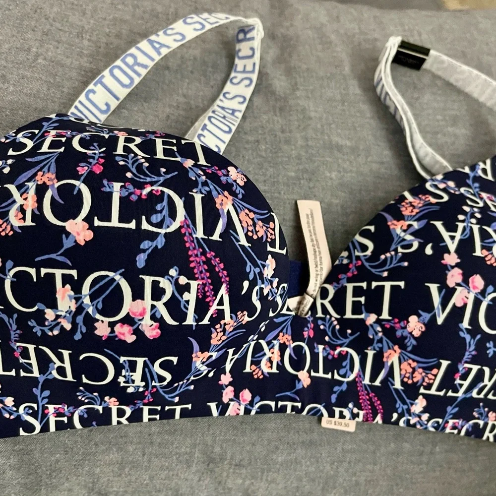 🌷Brand New Wireless Push Up Bra Victoria's Secret Blue and Pink Text Pattern Bra - Picture 4 of 7